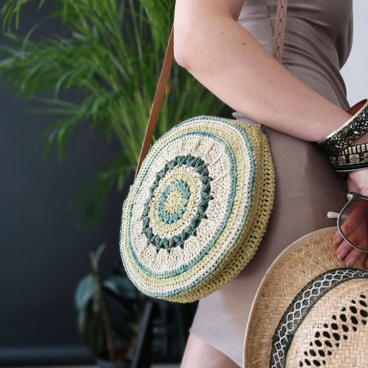 Circle Banjo Bag Crochet Pattern from Darn Good Yarn