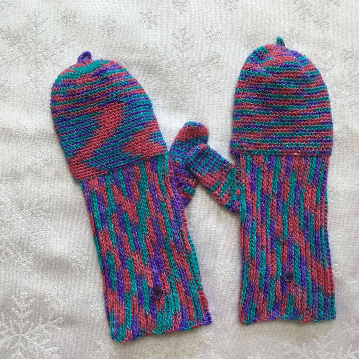 Convertible Mittens Crochet Pattern from Darn Good Yarn