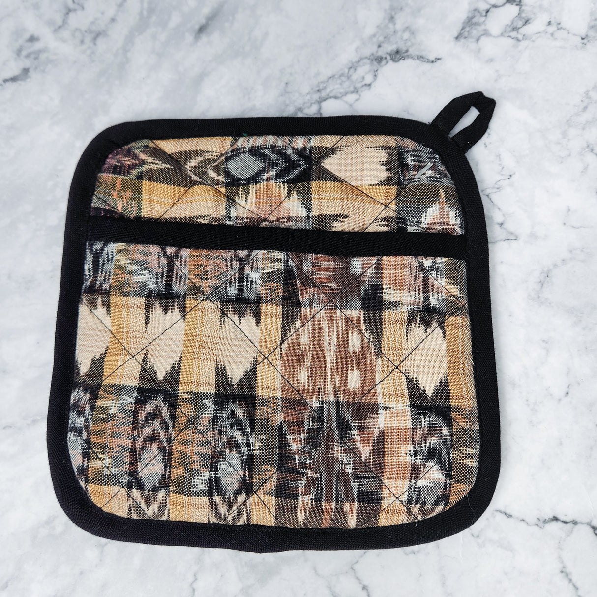 Corte Pocket Pot Holder from Upavim Crafts