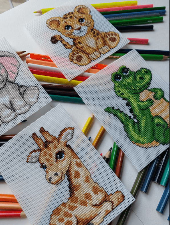 Cute Animals 121CS Counted Cross-Stitch Kit From Wizardi