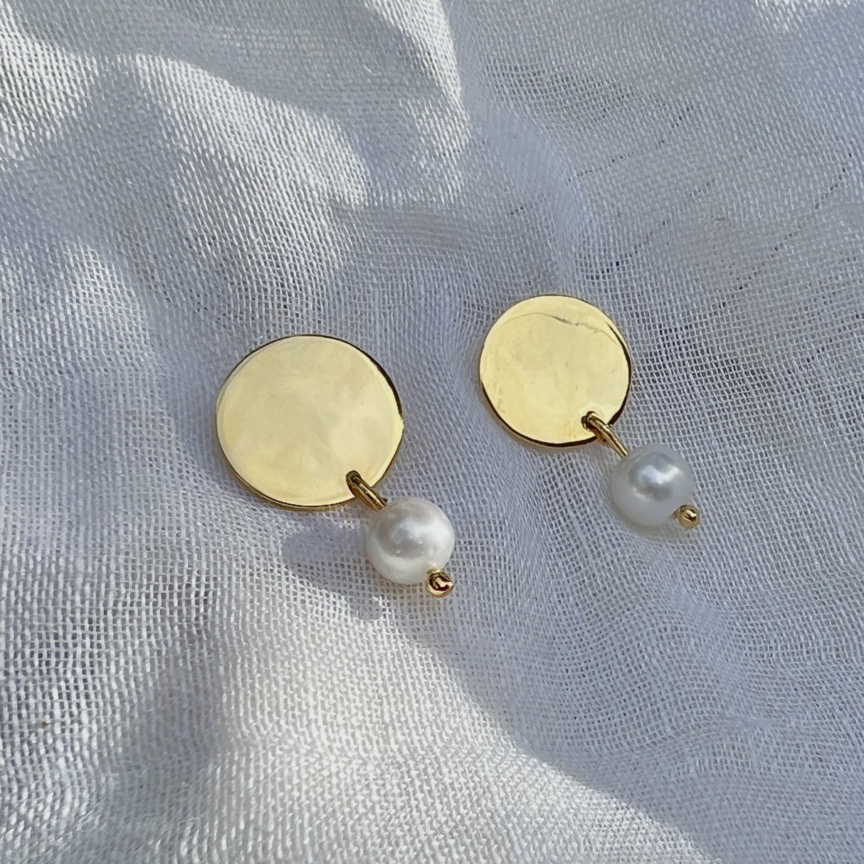 Freshwater Pearl Disc Earrings from SLATE + SALT