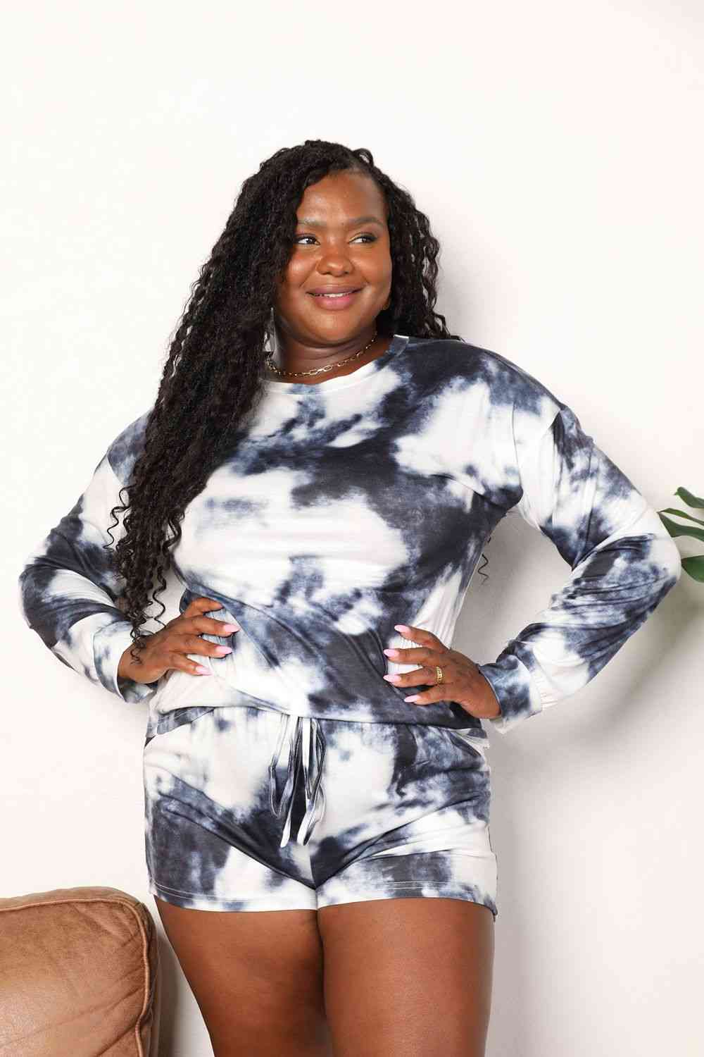 Shiny Tie-Dye Round Neck Top and Shorts Lounge Set from Enfance-Heureuse