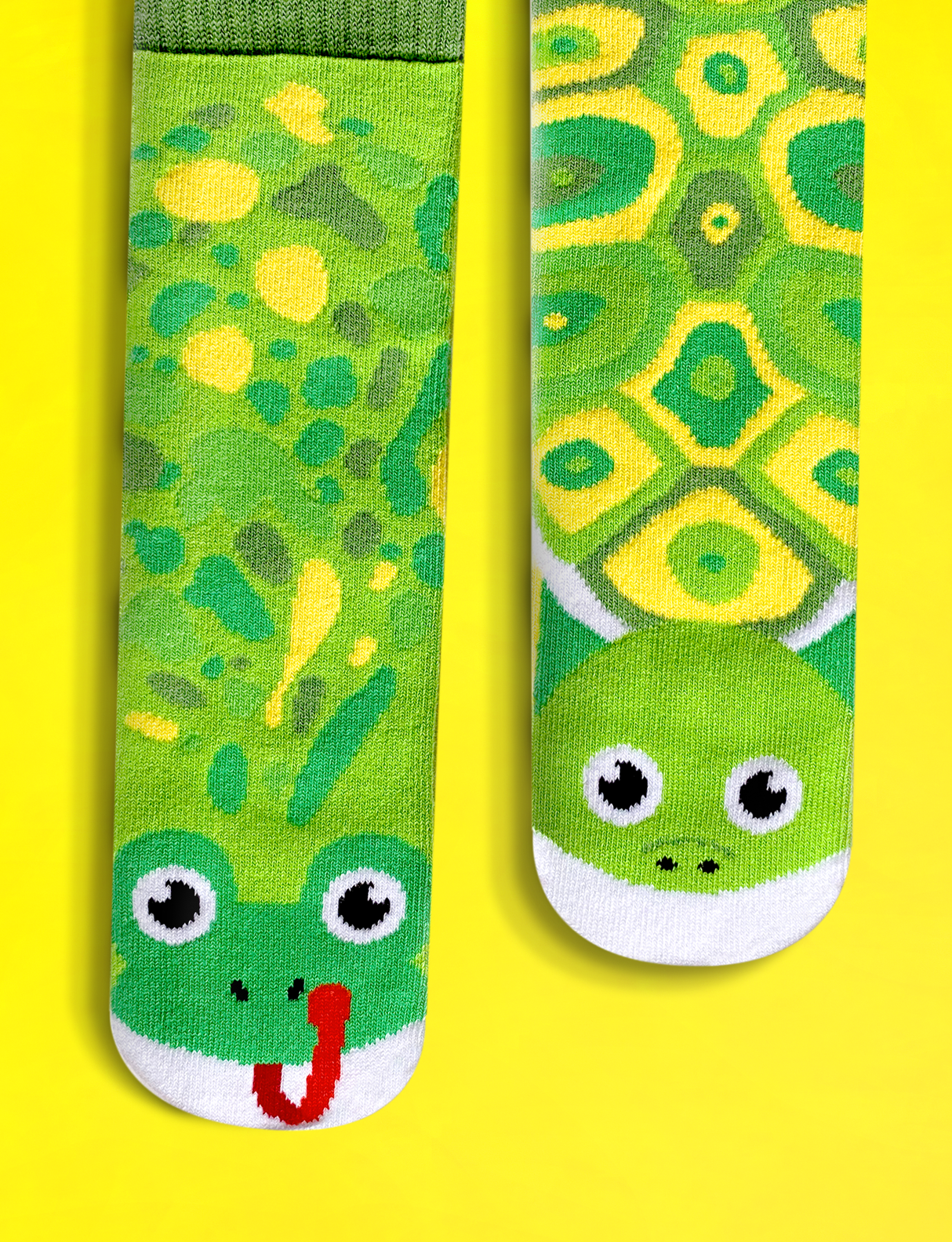 ADULT FROG & TURTLE SOCKS from Pals Socks