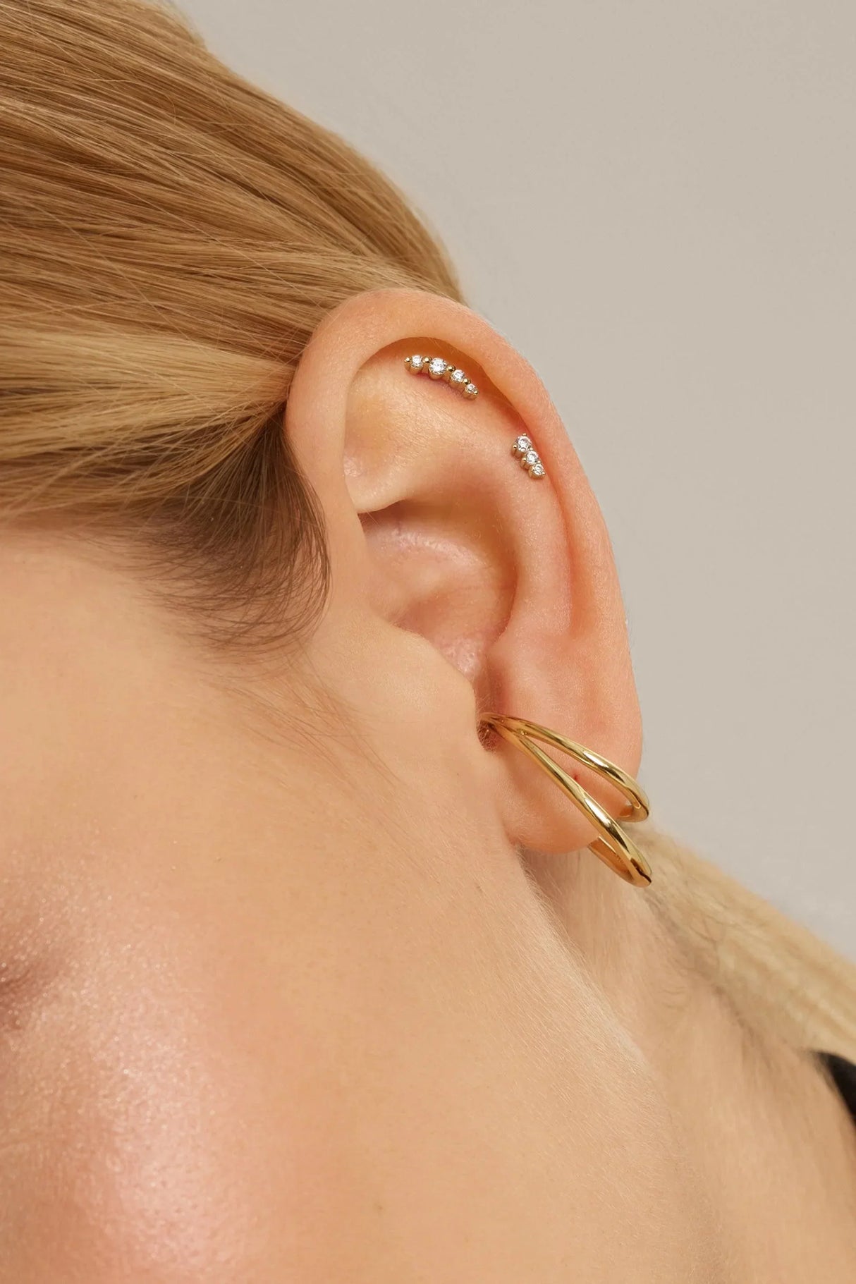 Graduated CZ Bar Earrings from eklexic