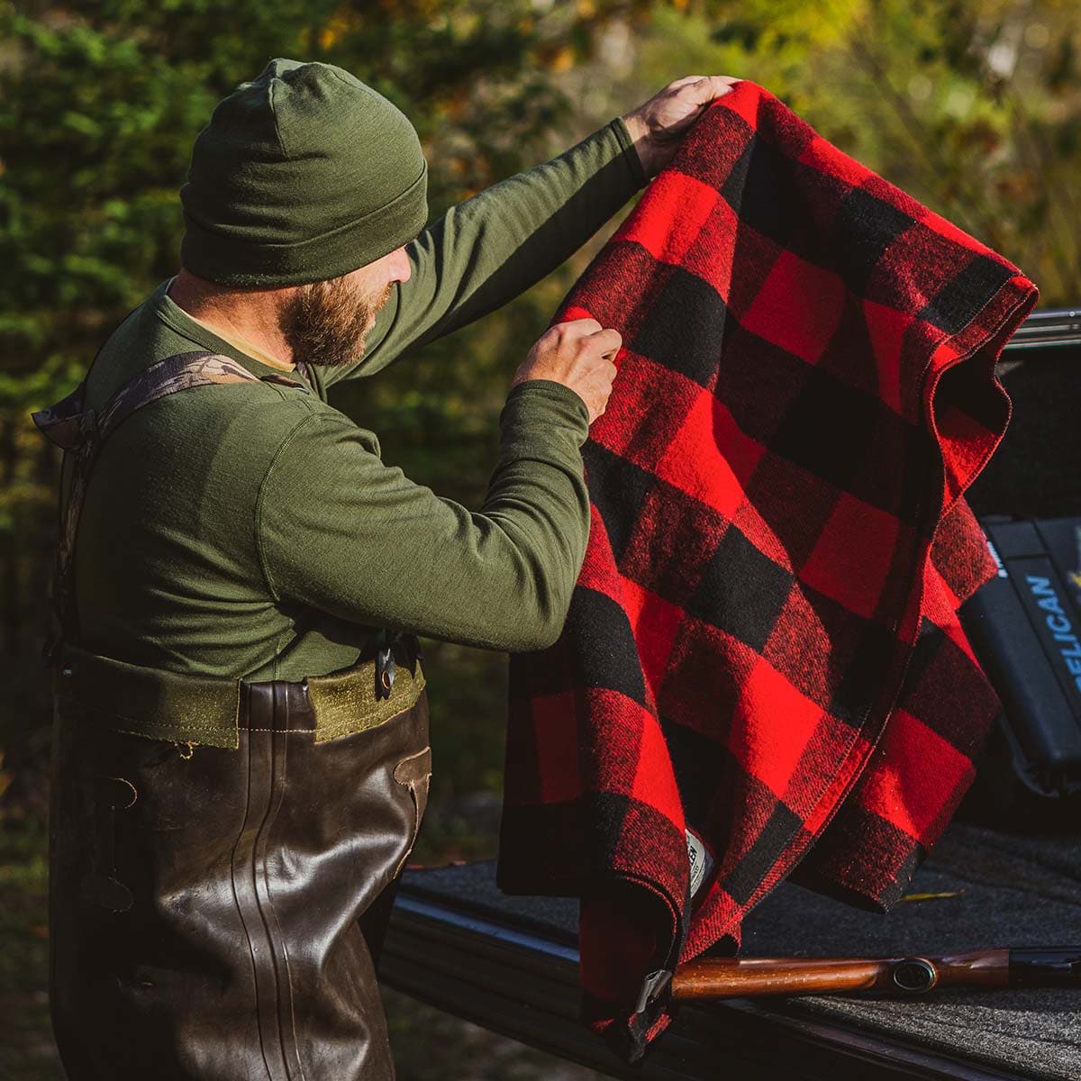 M33 - Camp Throw Blanket White Mountain Woolen from Minus33 Merino Wool Clothing