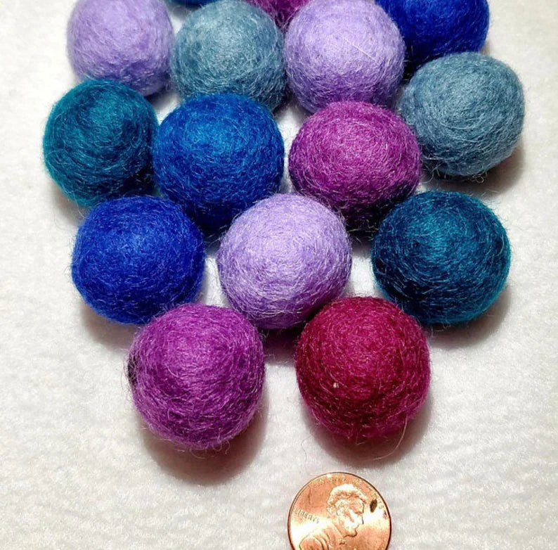 ORGANIC WOOL CAT BALL TOYS from ReNewedPet