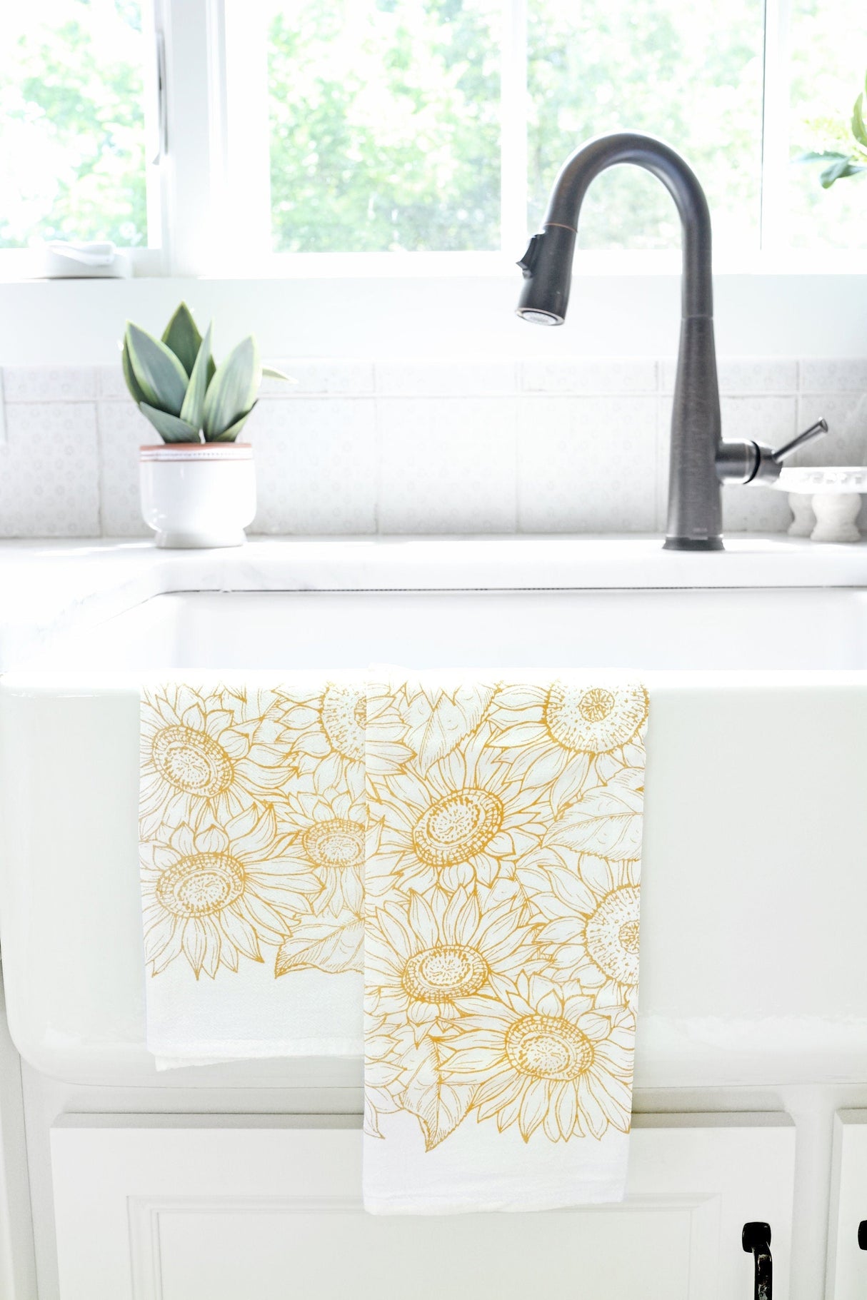 Sunflower Garden Tea Towel from Jubilee Trading Company