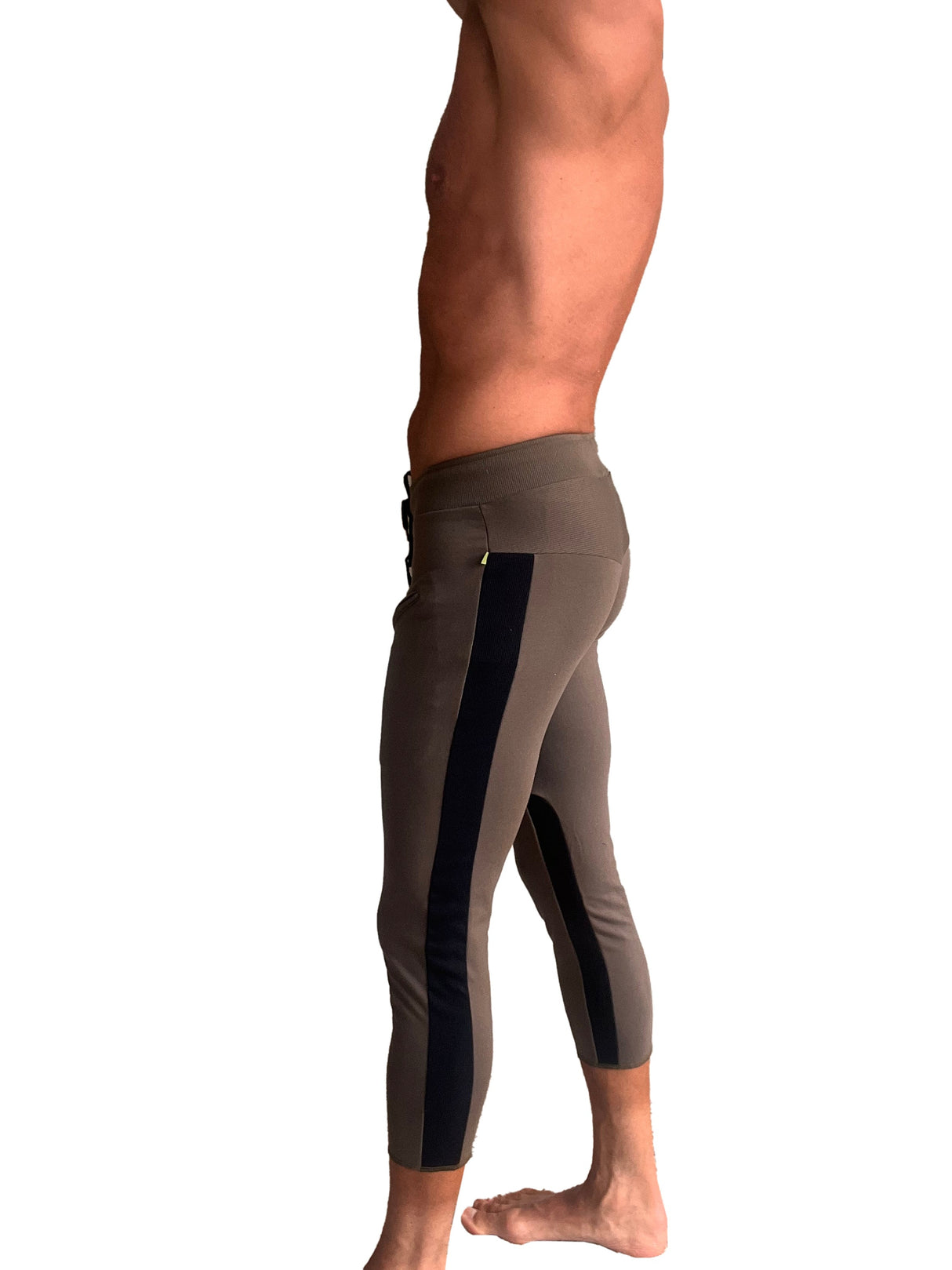 Mens 4/5 Zipper Pocket Capri Yoga Pants (ARMY Green w/Black) from 4-rth