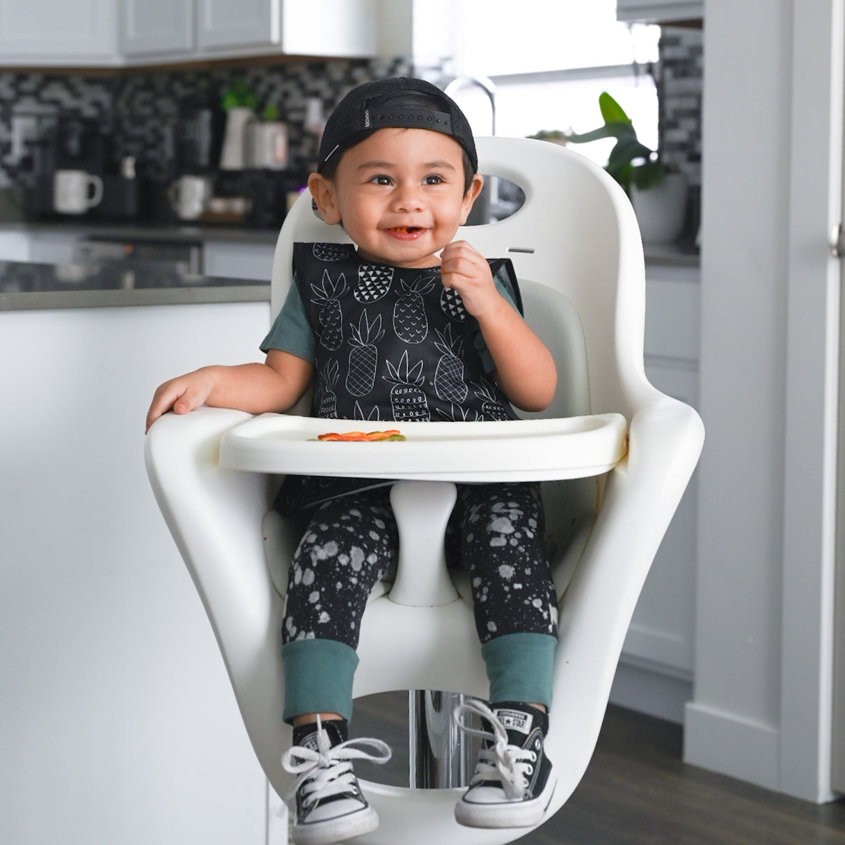 Pineapple Monochrome Bapron from BapronBaby