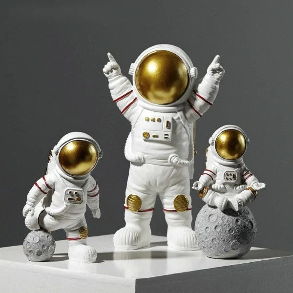 Spaceman Figurines from Moderny