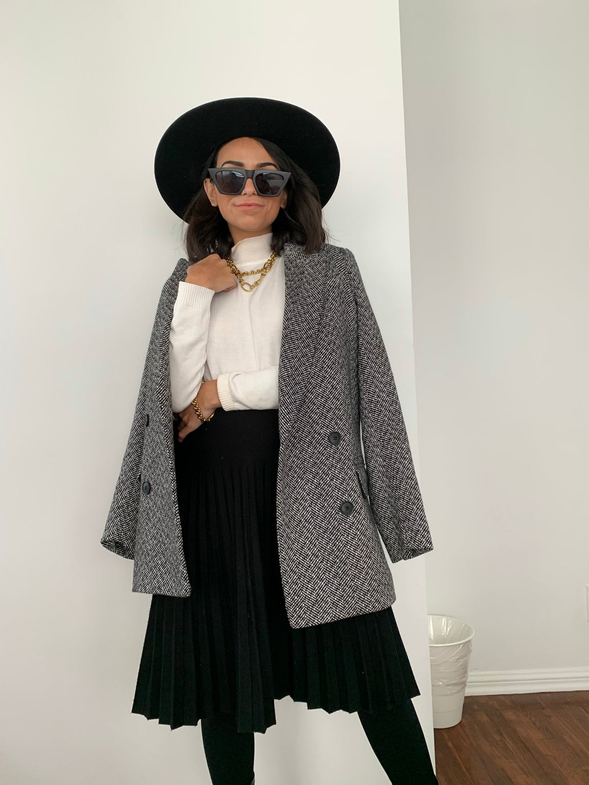 MM YEAR ROUND PLEATED - BLACK. from Mia Mod