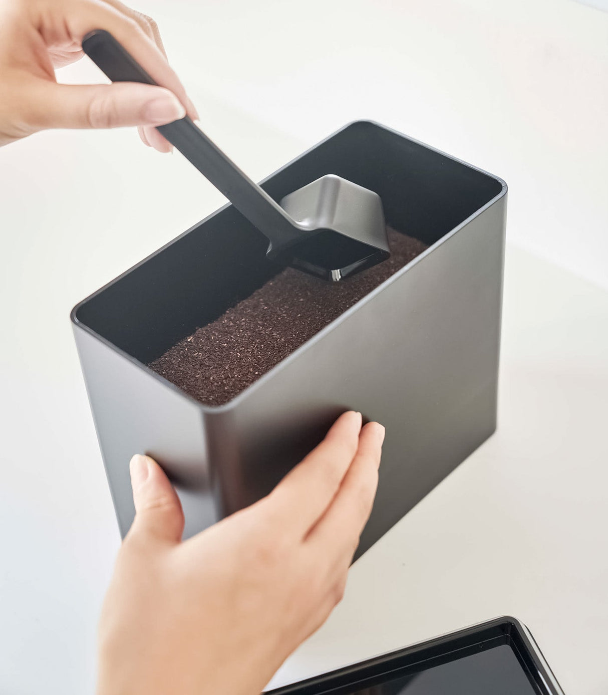 Vacuum-Sealing Coffee Storage from Yamazaki Home
