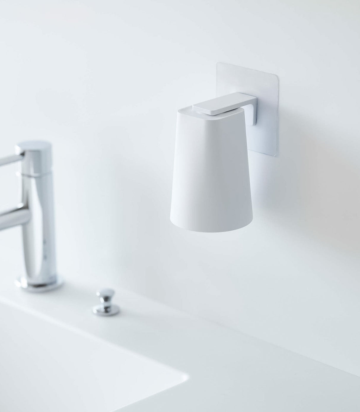 Traceless Adhesive Magnetic Cup from Yamazaki Home
