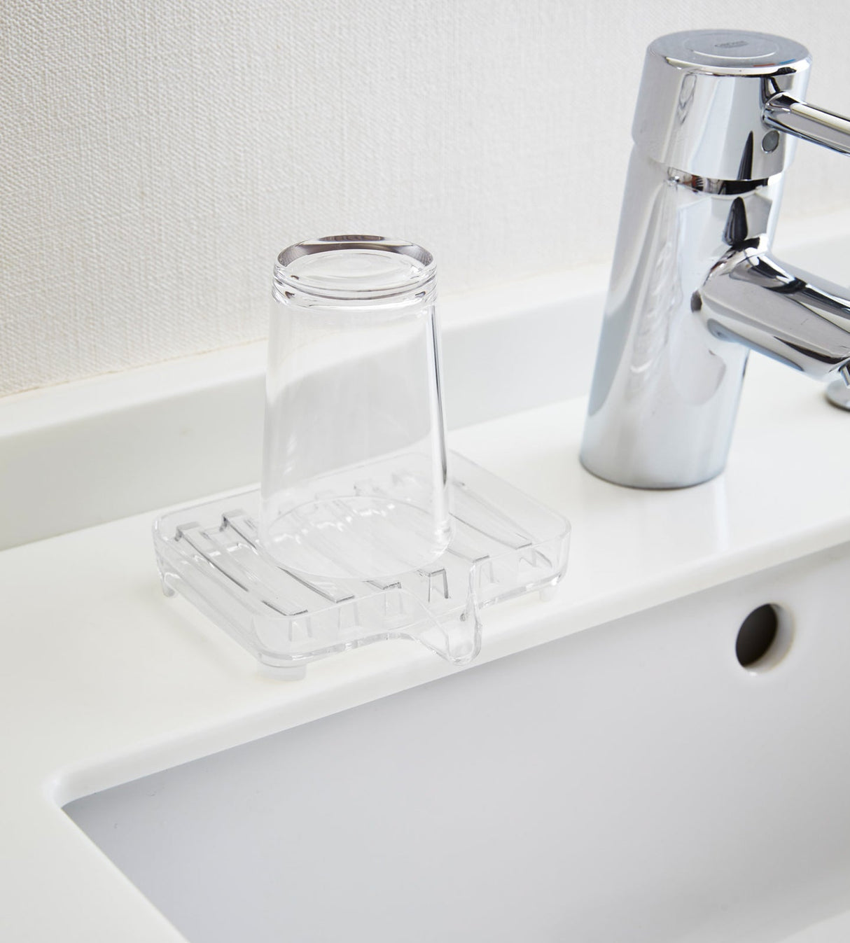 Self-Draining Soap Tray - Acrylic from Yamazaki Home