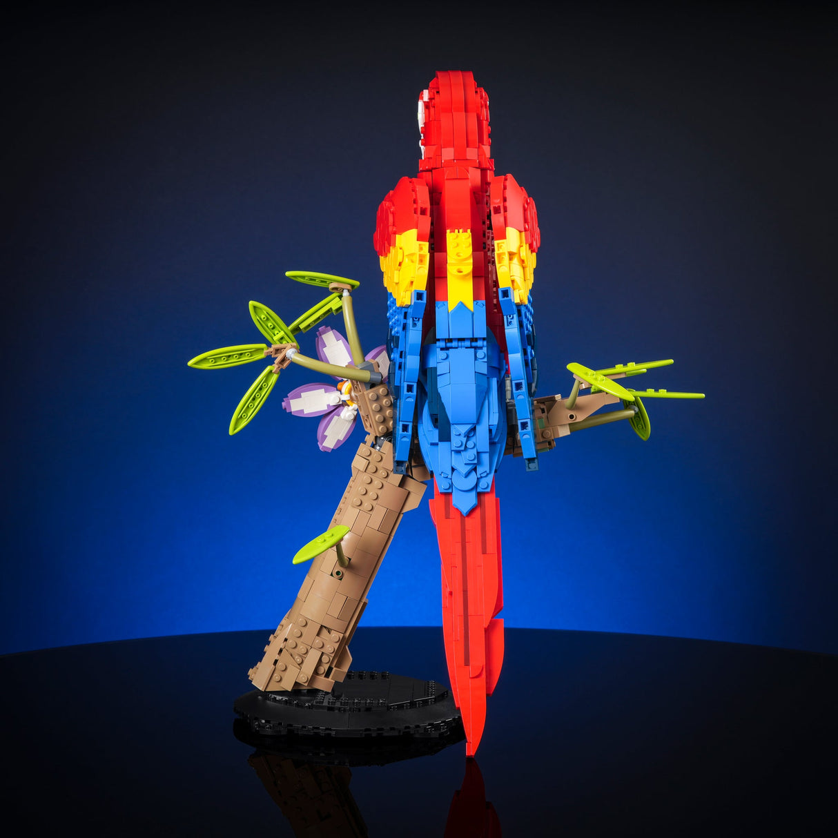 Scarlet Macaw from Bricker Builds