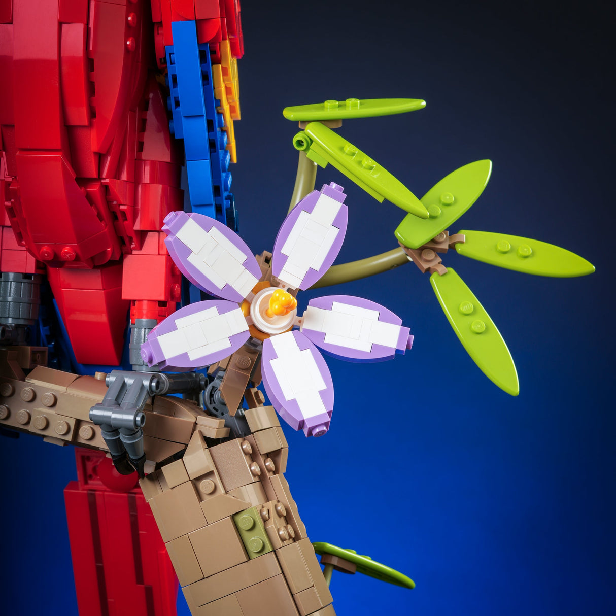 Scarlet Macaw from Bricker Builds