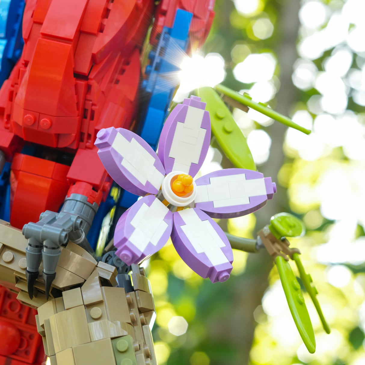 Scarlet Macaw from Bricker Builds