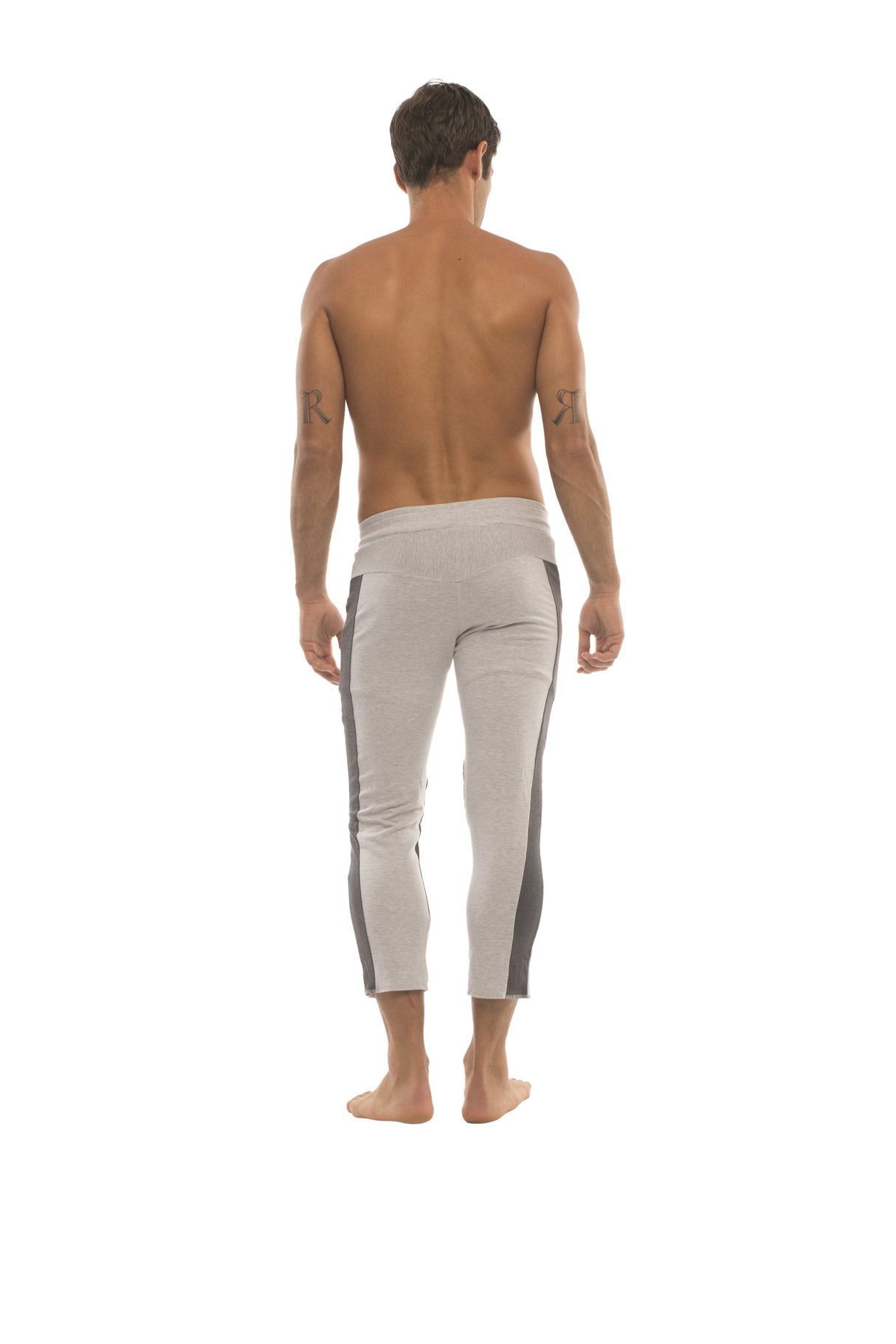 Mens 4/5 Zipper Pocket Capri Yoga Pants (GREY w/Charcoal & Black) from 4-rth