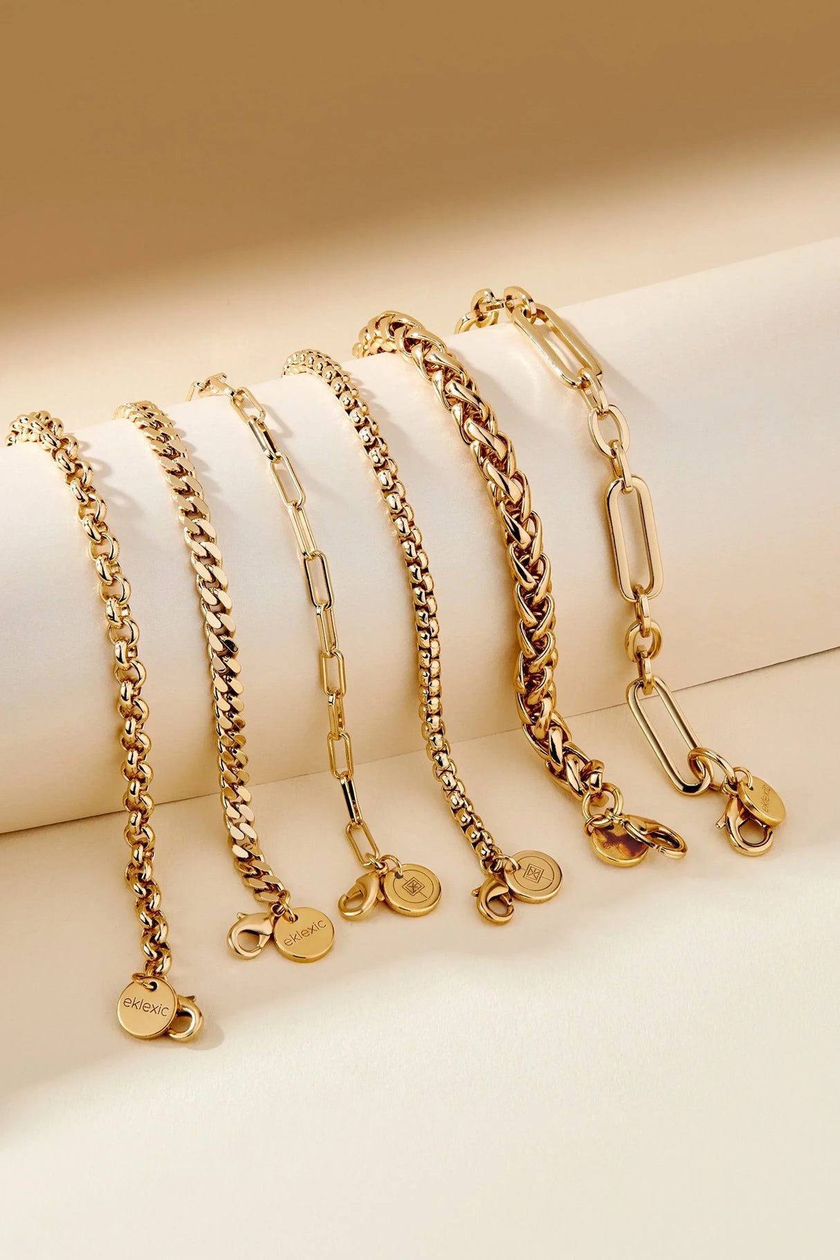 Micro Link Curb Chain Bracelet from eklexic