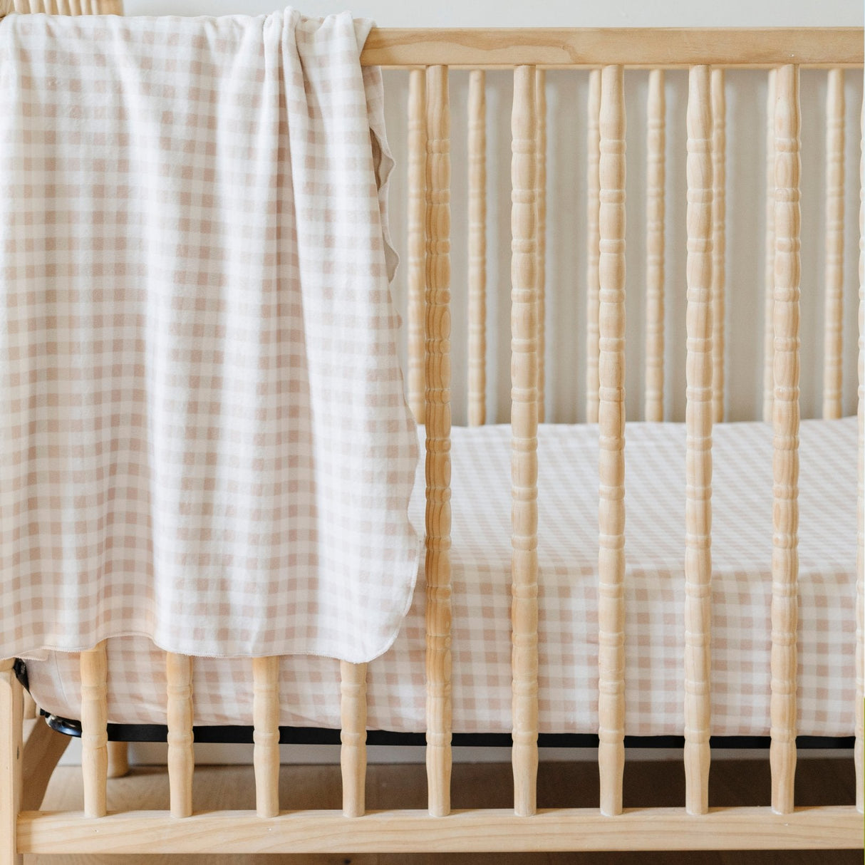 MINKY STRETCH LUXE CRIB SHEETS from Saranoni