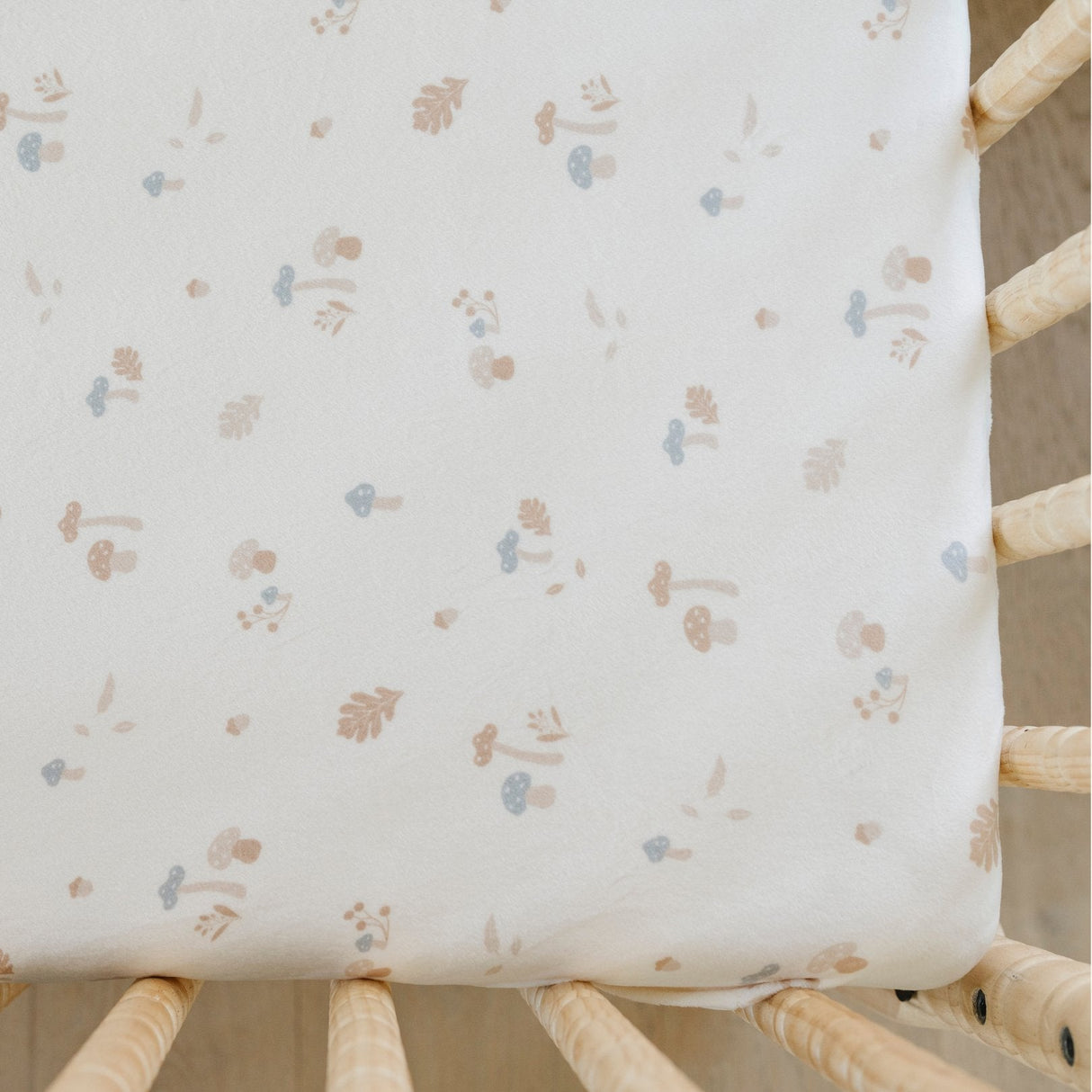 MINKY STRETCH LUXE CRIB SHEETS from Saranoni