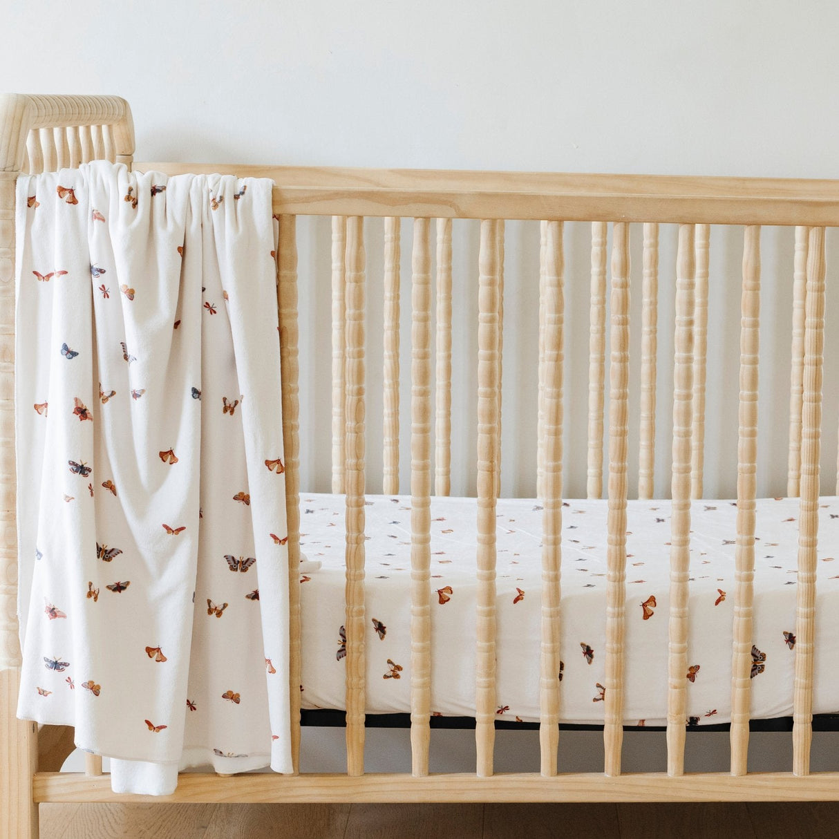 MINKY STRETCH LUXE CRIB SHEETS from Saranoni