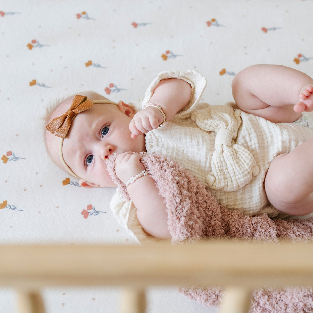 MINKY STRETCH LUXE CRIB SHEETS from Saranoni