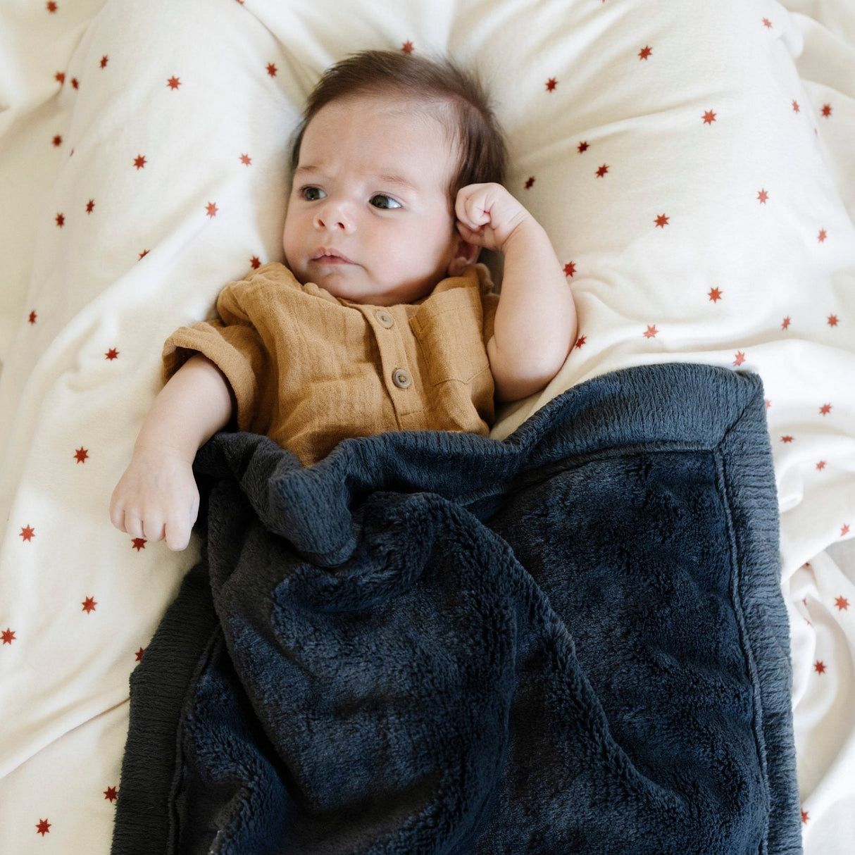 MINKY STRETCH LUXE SWADDLE/BLANKET From Saranoni