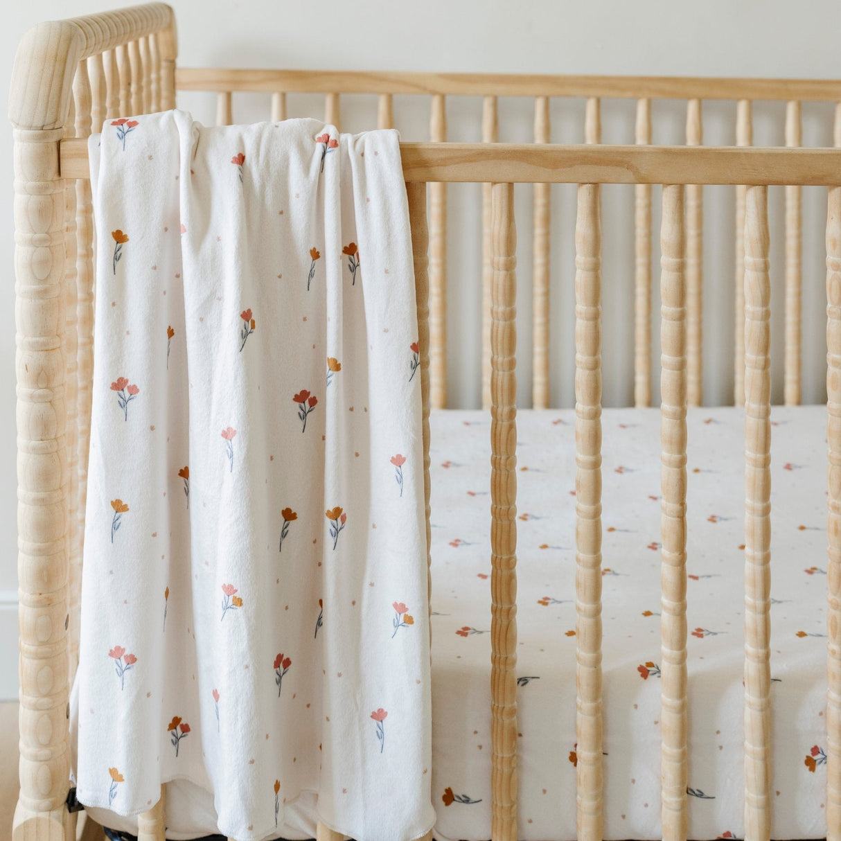 MINKY STRETCH LUXE SWADDLE/BLANKET From Saranoni