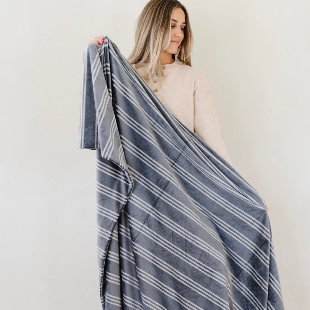 MINKY STRETCH XL THROW BLANKETS From Saranoni