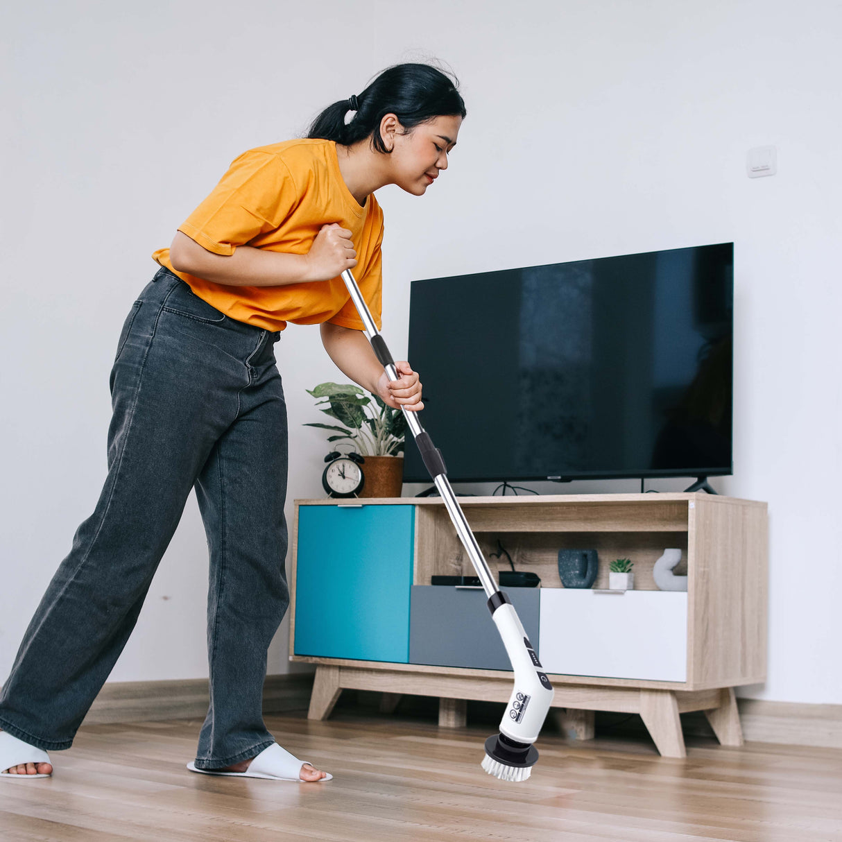 Cordless Rechargeable Power Scrubber Brush from Pursonic