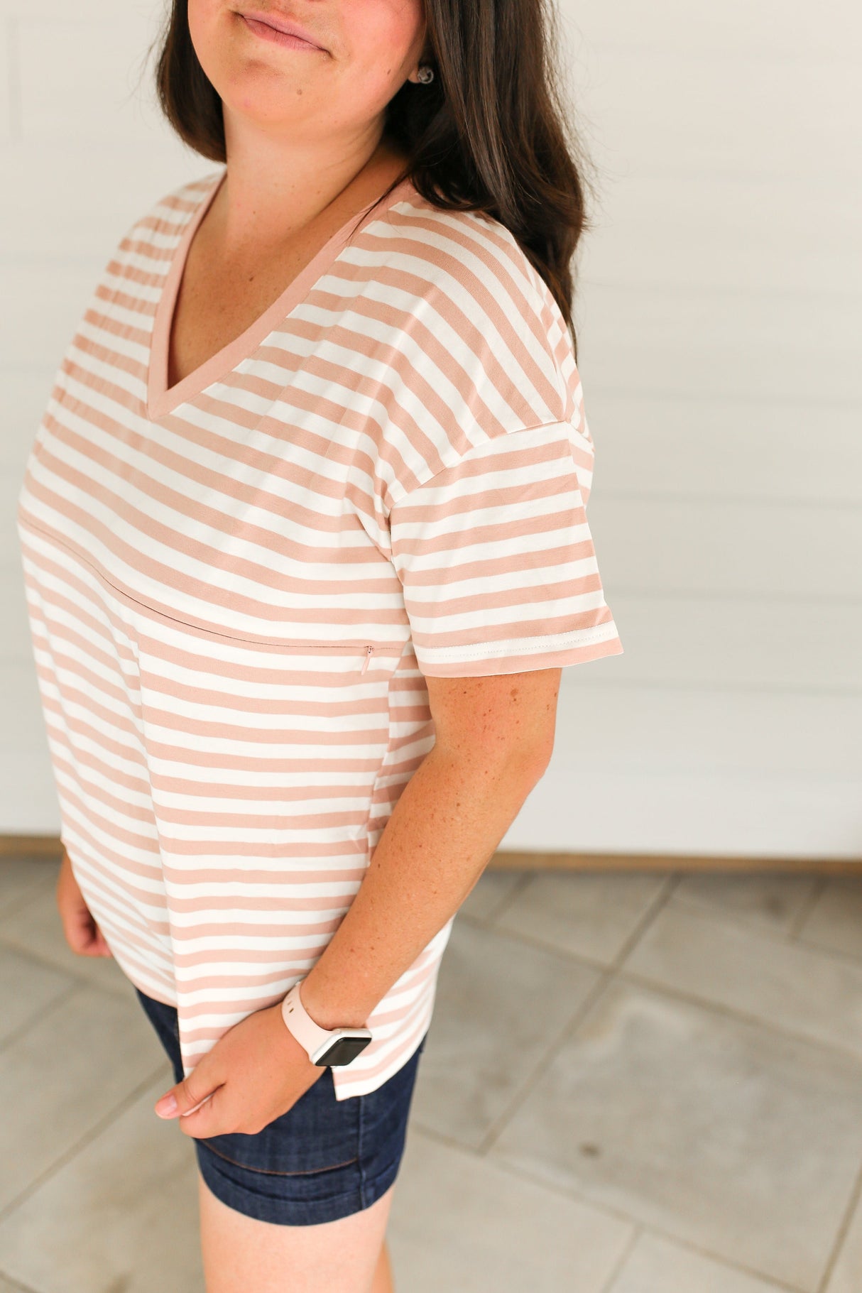 V-Neck Full Zip Breastfeeding Tee From Movemama