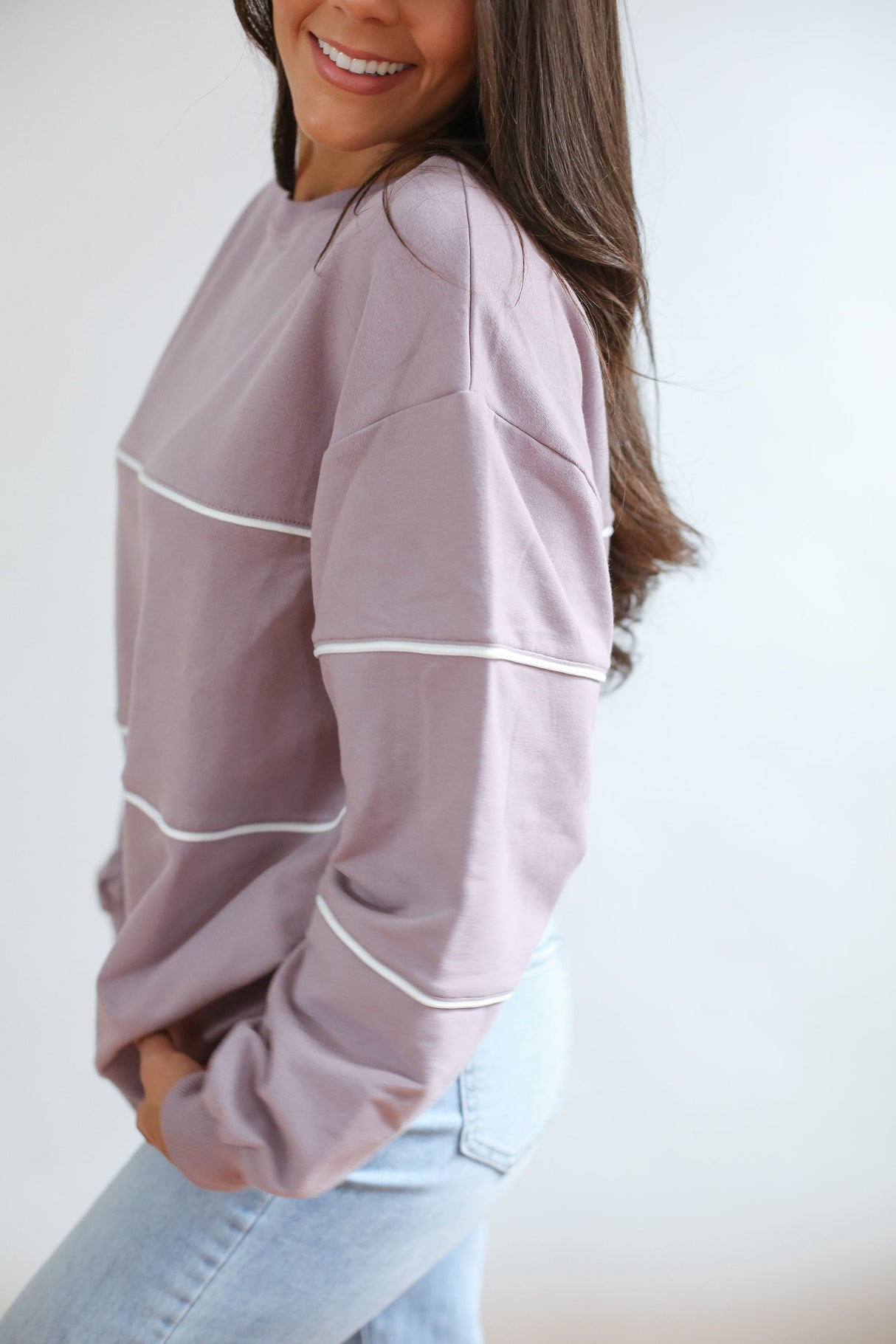 Relaxed Fit Invisible Zipper Breastfeeding Sweatshirt with Piping From Movemama