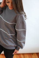 Relaxed Fit Invisible Zipper Breastfeeding Sweatshirt with Piping From Movemama
