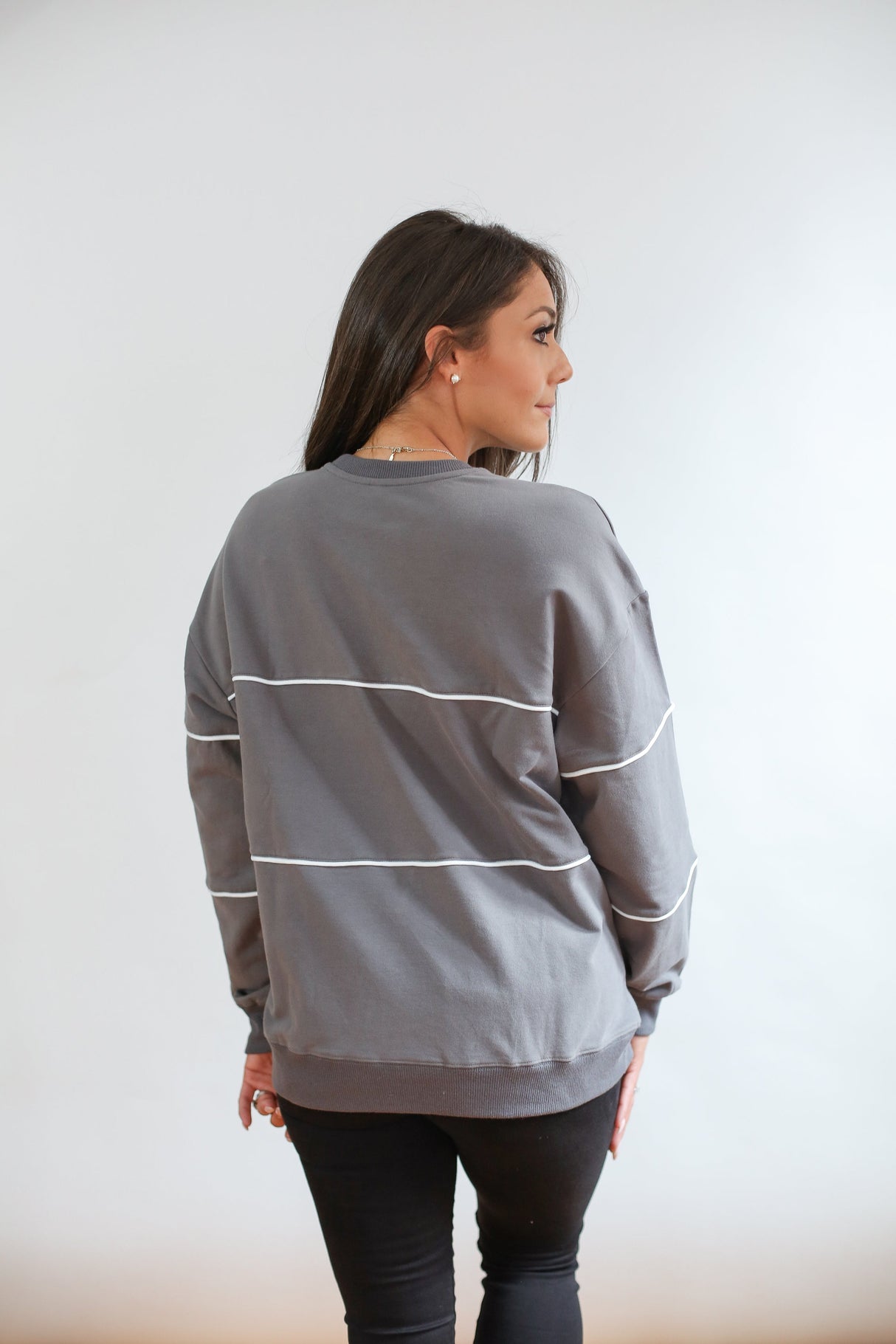 Relaxed Fit Invisible Zipper Breastfeeding Sweatshirt with Piping From Movemama