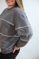 Relaxed Fit Invisible Zipper Breastfeeding Sweatshirt with Piping From Movemama