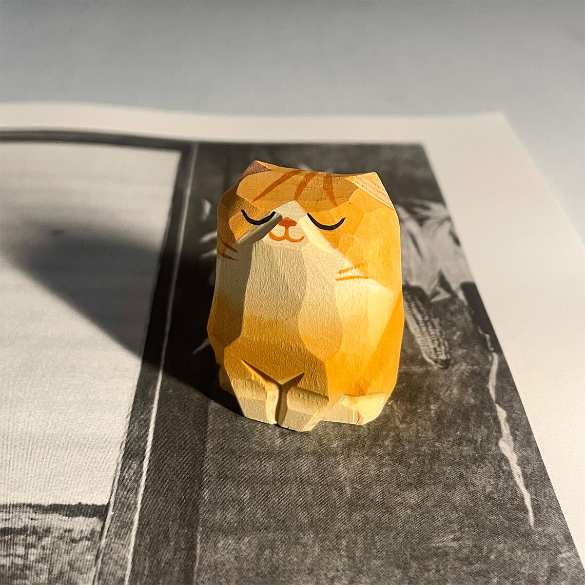 Hand-Carved Cat Figurines from Moderny