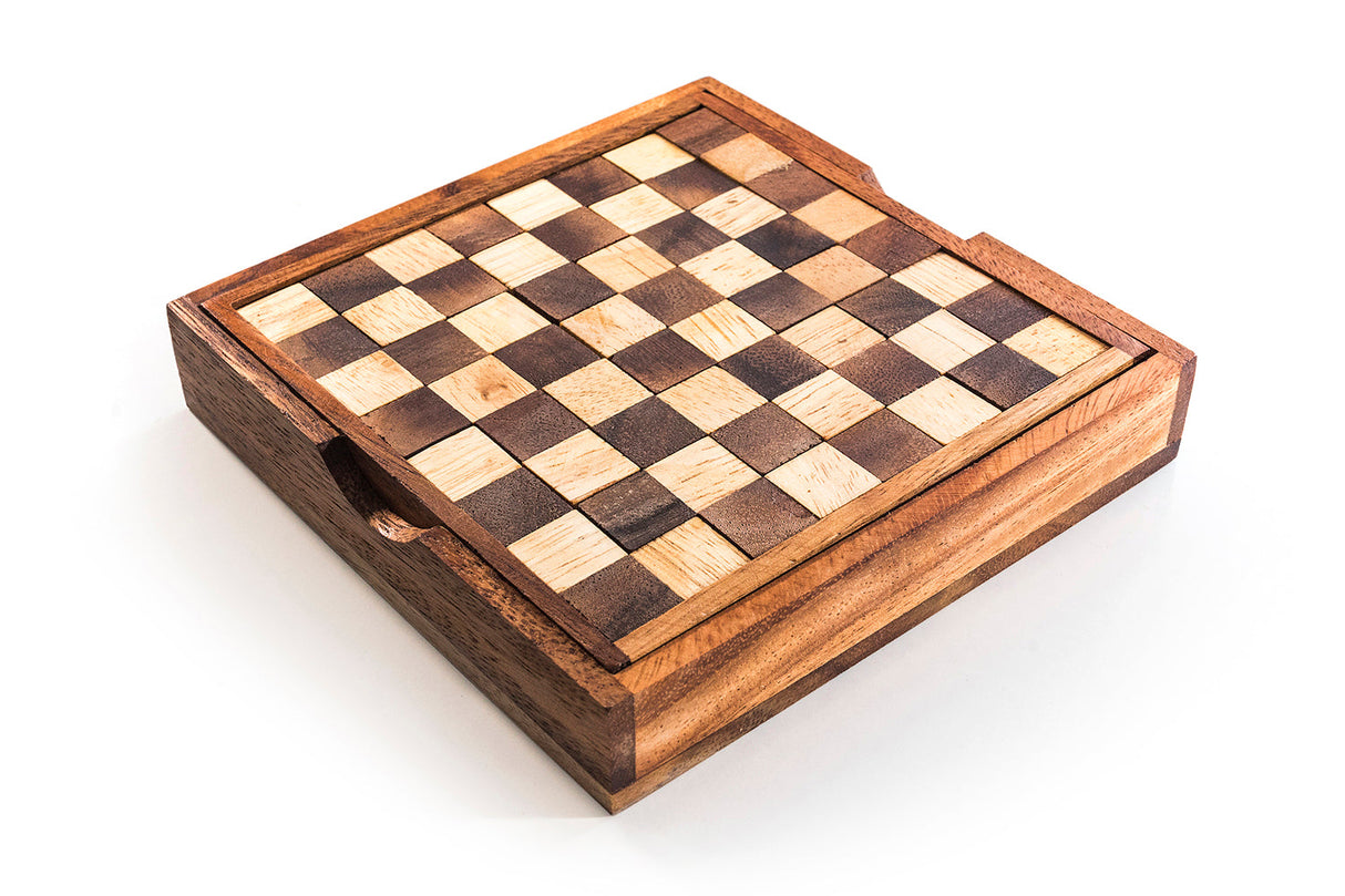 Pentomino Chess Puzzle from Kubiya Games