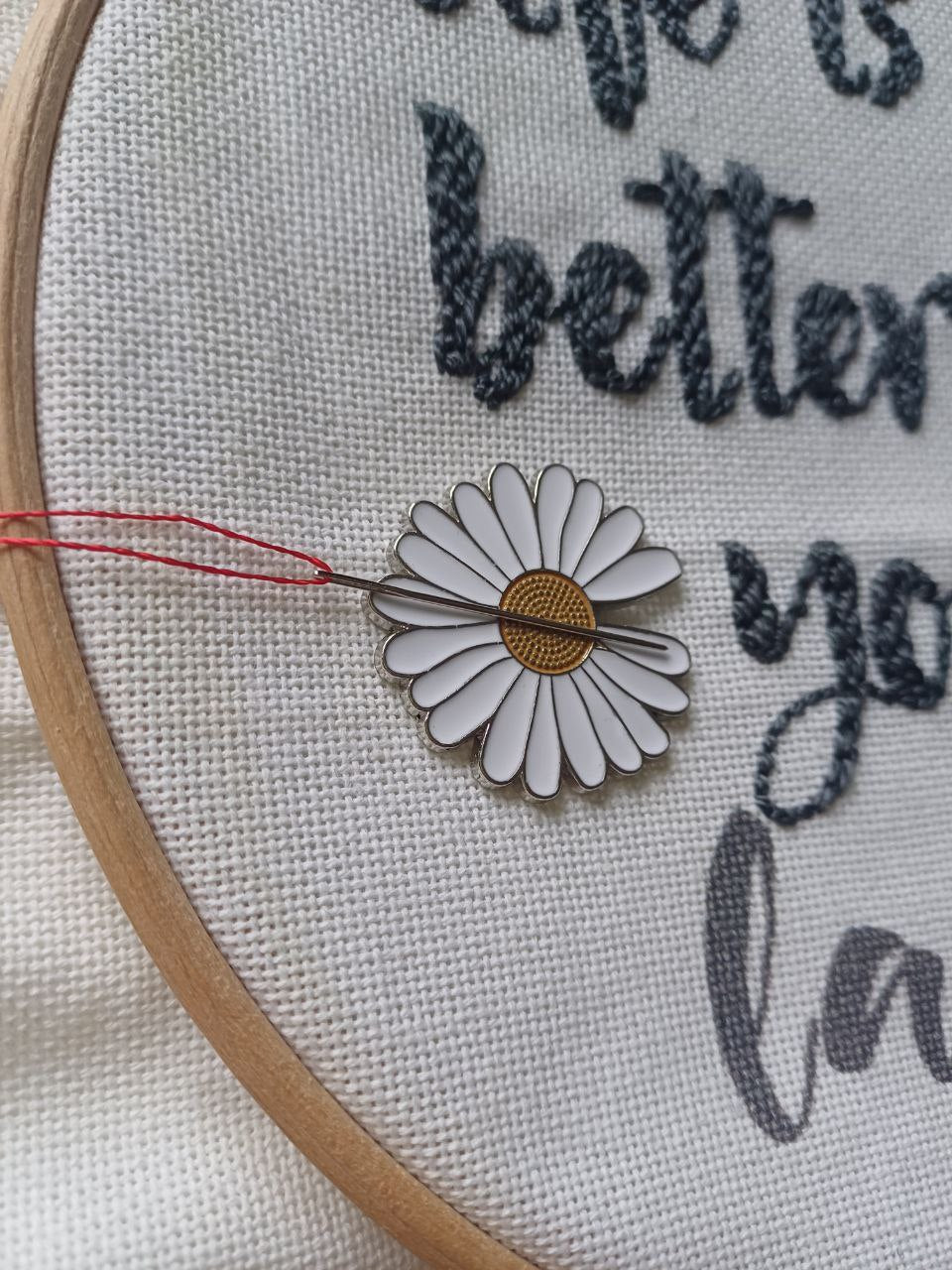 Chamomile Magnetic Needle Minder F07M10-4 Chamomile From Wizardi