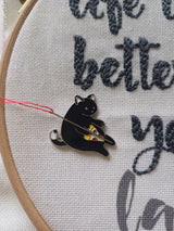 Cat with pizza Magnetic Needle Minder F07M10-3 Cat with pizza From Wizardi
