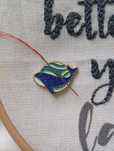 Whale Magnetic Needle Minder F07M10-4 Whale From Wizardi