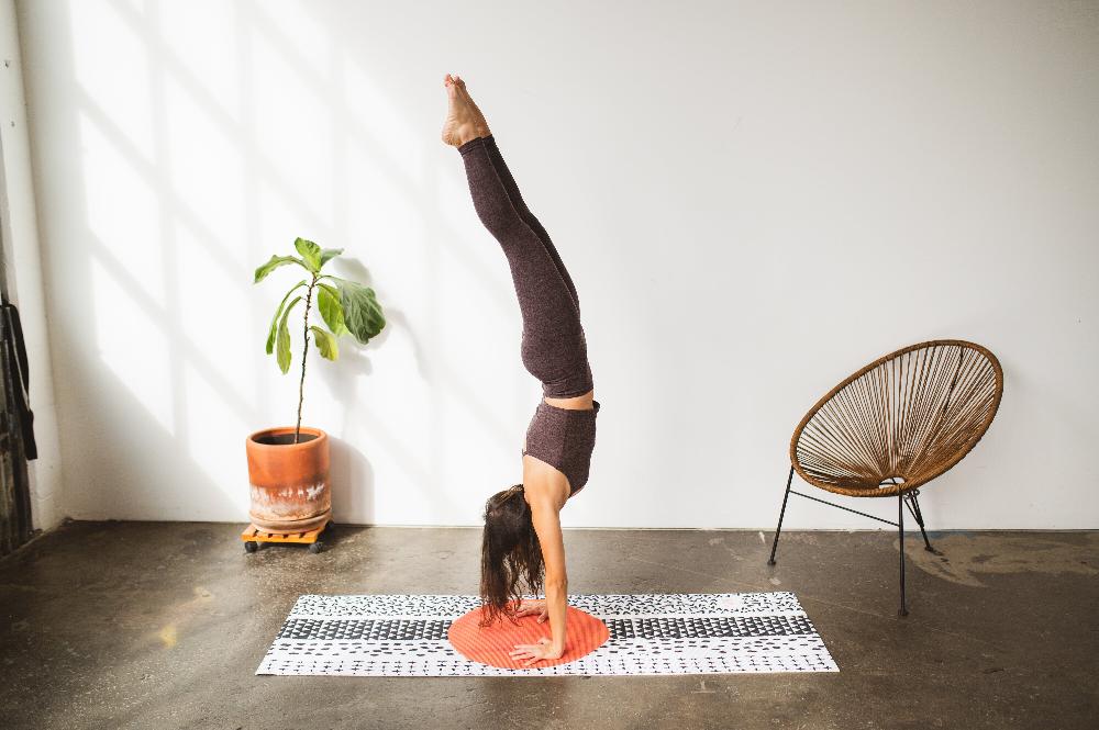 Yoga Mat | 6mm Lightweight | Black White Orange | Non-Slip | Eco Friendly | Yune Yoga | Bowie from Yune Yoga
