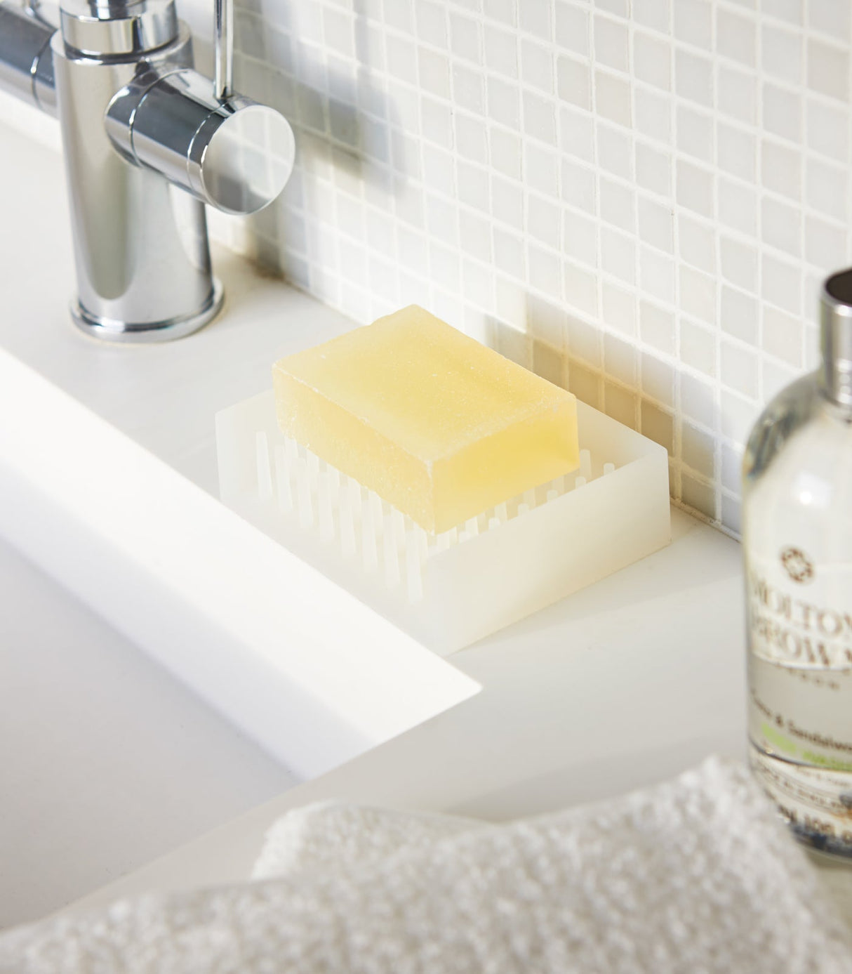 Self-Draining Soap Dish - Silicone from Yamazaki Home