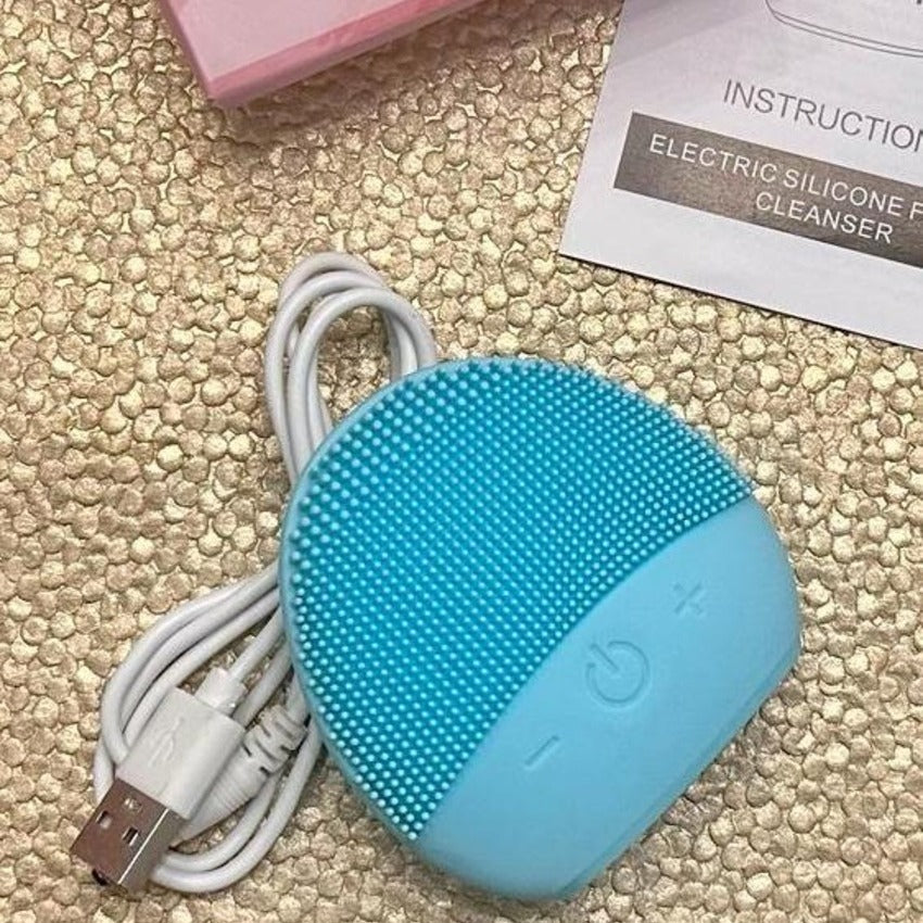 Rechargeable Facial Cleansing Brush from eterus