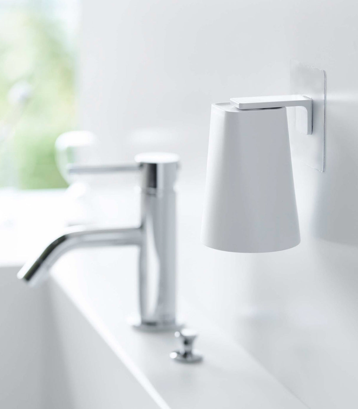 Traceless Adhesive Magnetic Cup from Yamazaki Home