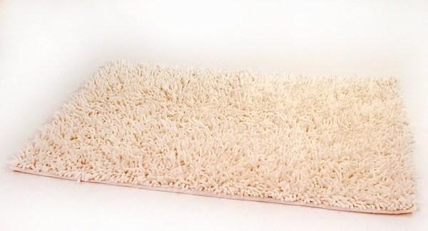 DaDa Bedding Vanilla Ivory White Shaggy Soft Chenille Noodle Carpet Rug Bath Mat from DaDalogy Bedding Collection