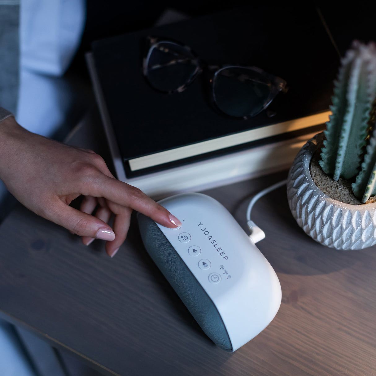 Soundcenter White Noise Machine from Yogasleep
