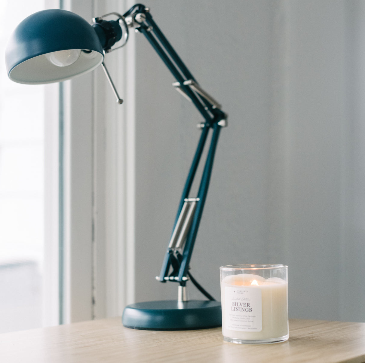 Wooden Wick Soy Candle from Peripeti Home