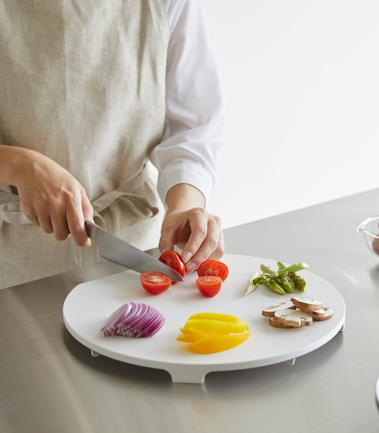 Round Magnetic Cutting Board from Yamazaki Home