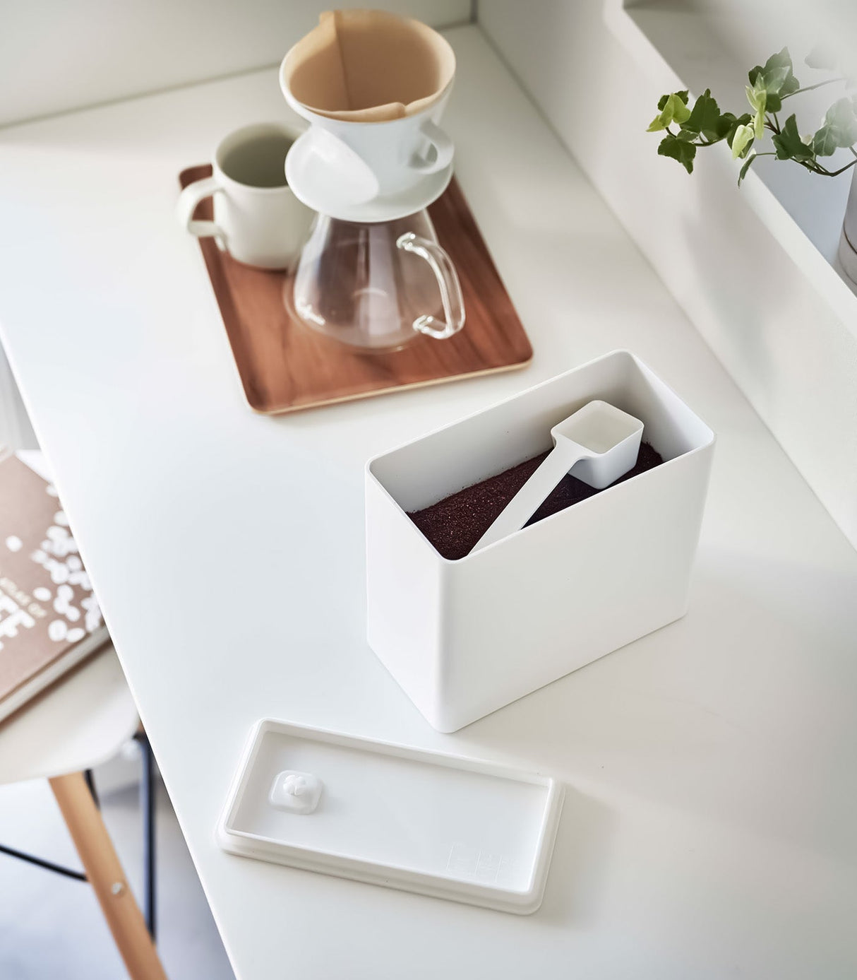 Vacuum-Sealing Coffee Storage from Yamazaki Home